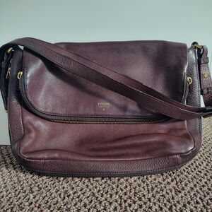 Fossil Dark Brown Leather Messenger Style Bag Purse